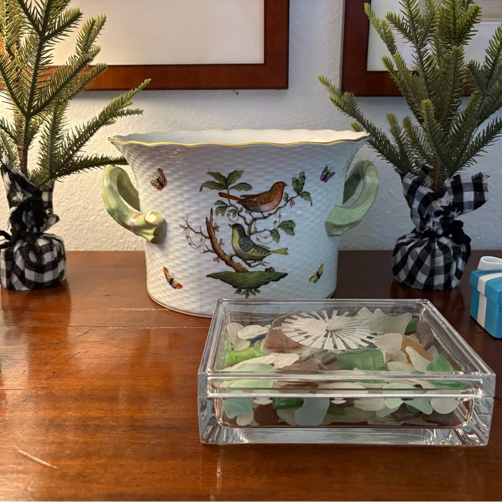 Herend  Porcelain Cachepot Rothschild Bird and Floral Design